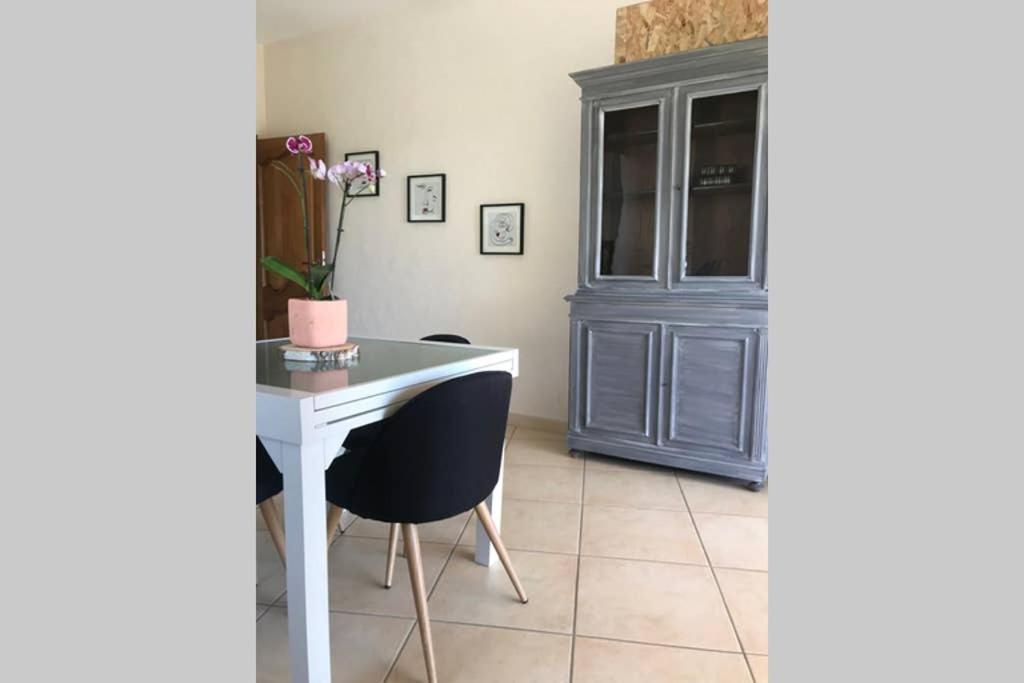Le Clos Des Vignes Junas Exterior photo